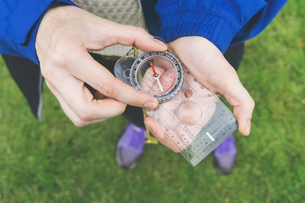 Comment préparer un itinéraire de camping pour découvrir les montagnes rocheuses du Canada?
